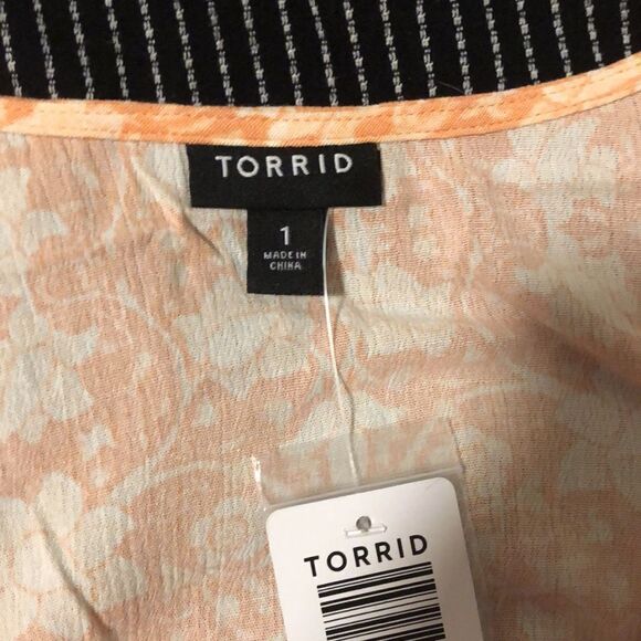 Torrid Babydoll Crinkle Gauze Racerback Tank Size 1X NWT Lotus Ditzy/peach bloom - Picture 3 of 4